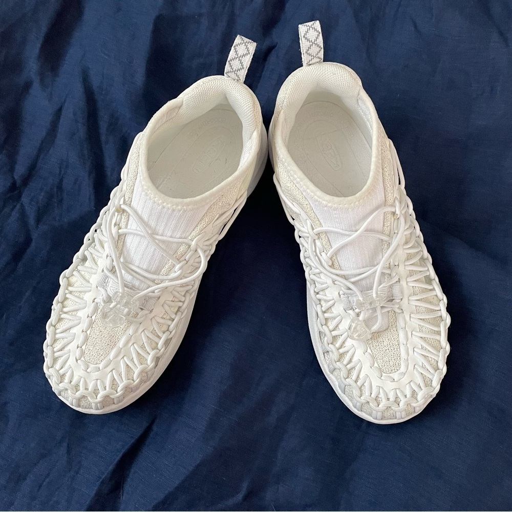 NEW KEEN Size 5 Uneek Two Cord Sandals Women’s White